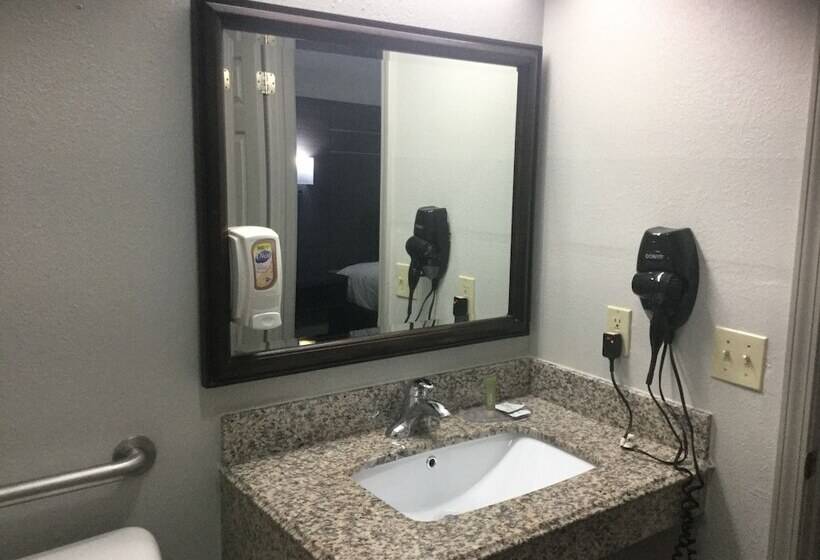 호텔 Muskogee Inn And Suites