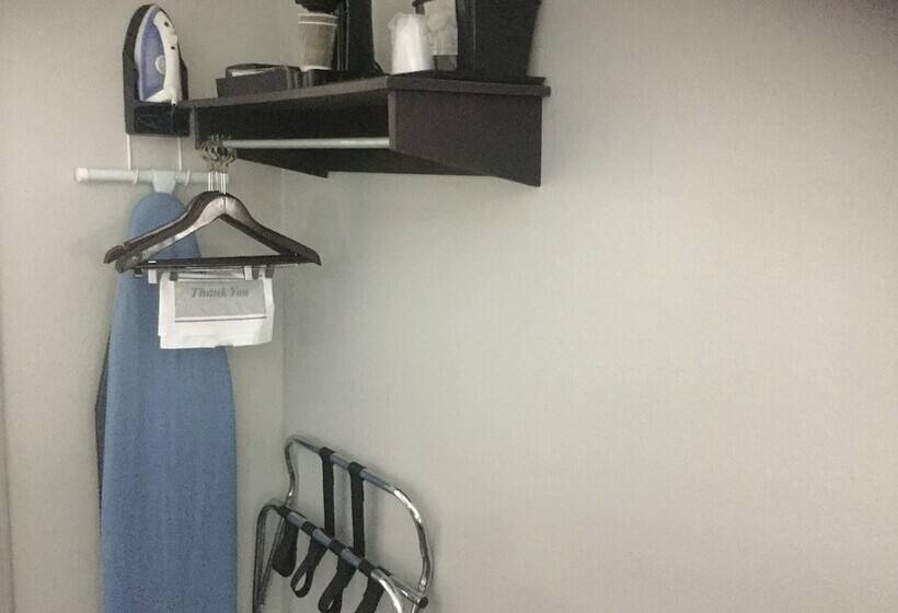 호텔 Muskogee Inn And Suites