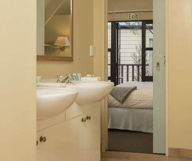 בית מלון כפרי Punga Cove Resort