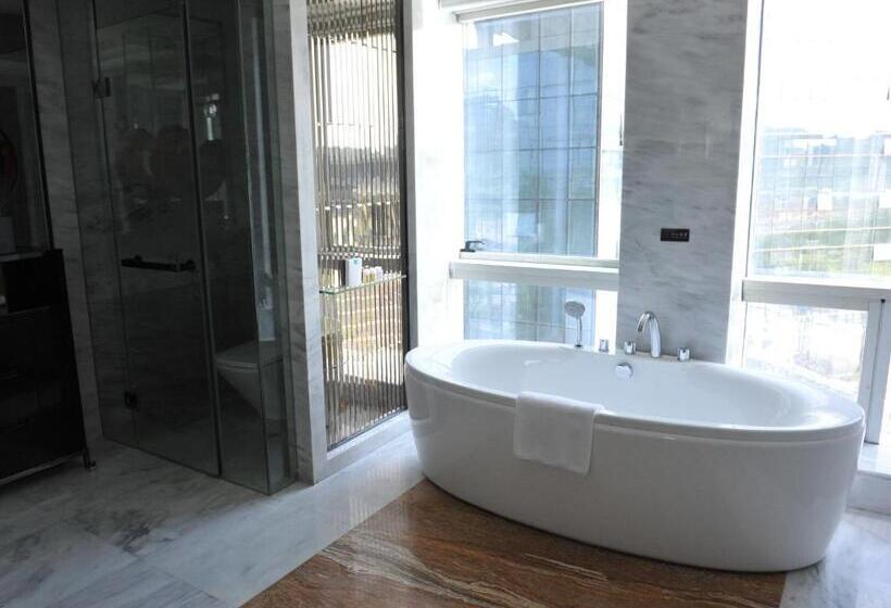 فندق Ramada Plaza Liuzhou Liudong