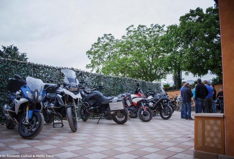 هتل روستایی La Valle Dell Aquila