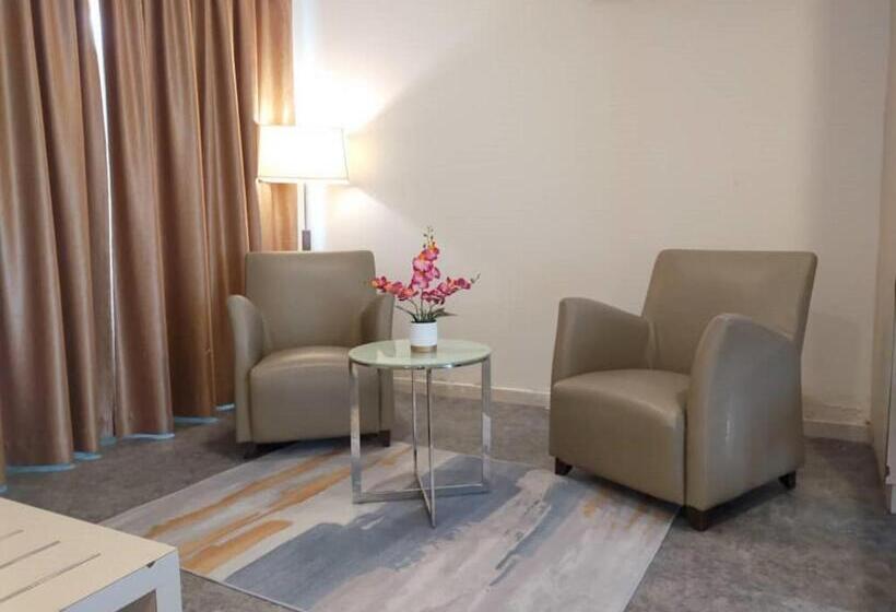 בית מלון כפרי Sentral Georgetown @ City Centre