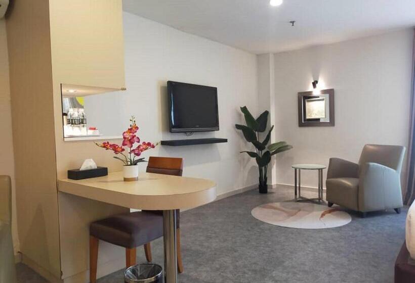 בית מלון כפרי Sentral Georgetown @ City Centre