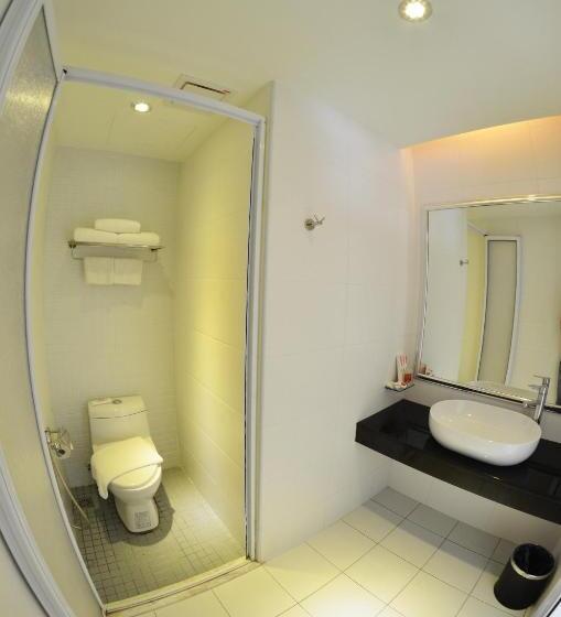 בית מלון כפרי Sentral Georgetown @ City Centre