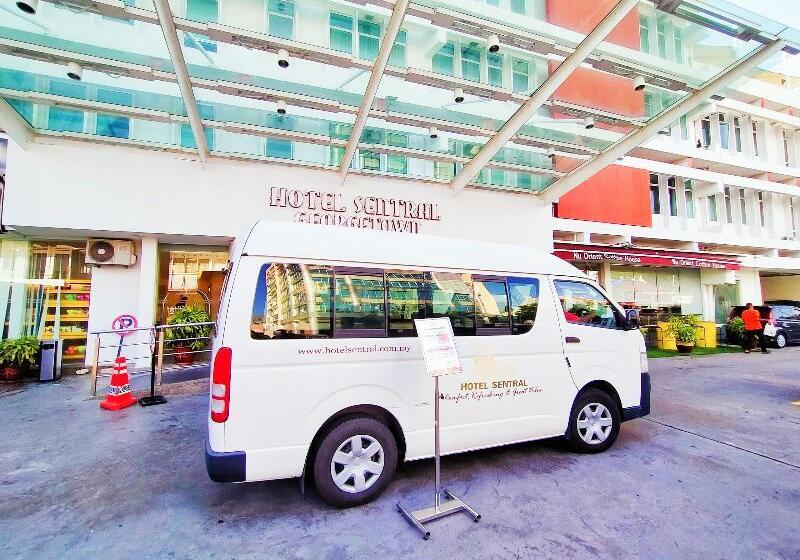 בית מלון כפרי Sentral Georgetown @ City Centre