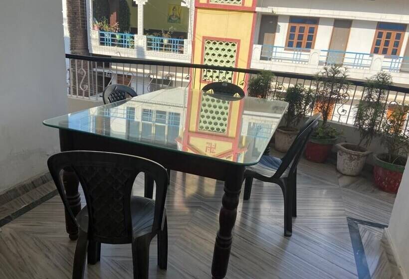 בית מלון כפרי Shanti