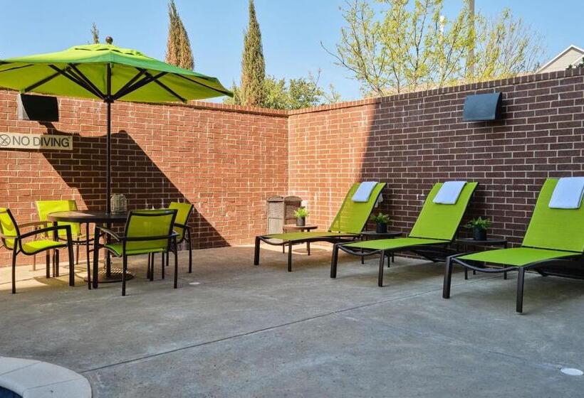 Отель Springhill Suites By Marriott Dallas Lewisville