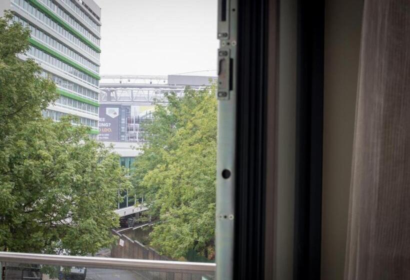 St George S Hotel   Wembley