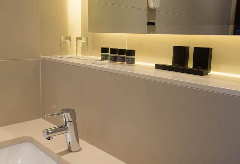 St George S Hotel   Wembley