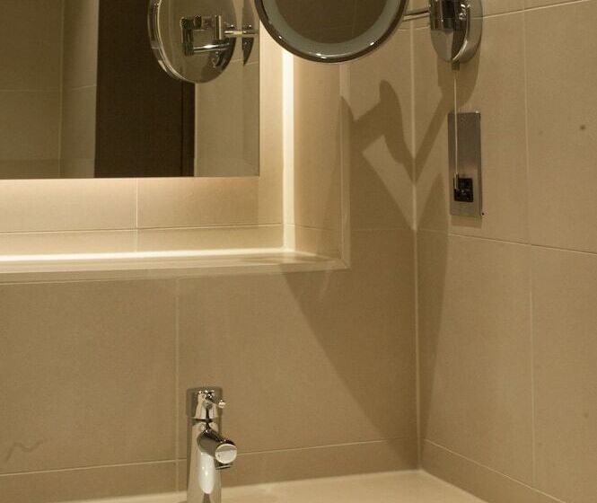 St George S Hotel   Wembley