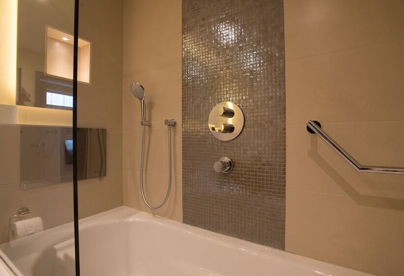 St George S Hotel   Wembley