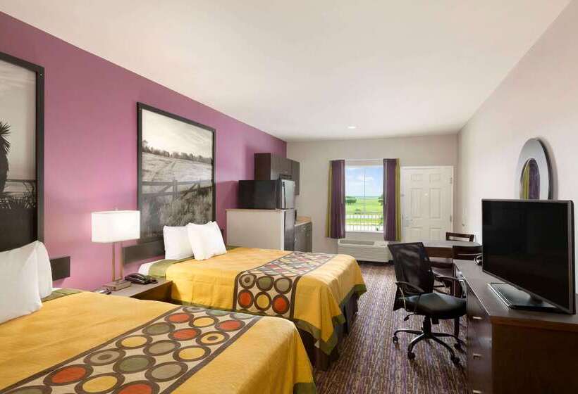 Отель Super 8 By Wyndham Carrizo Springs