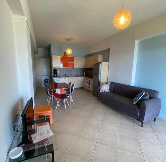 Отель Thalassa House Apartments