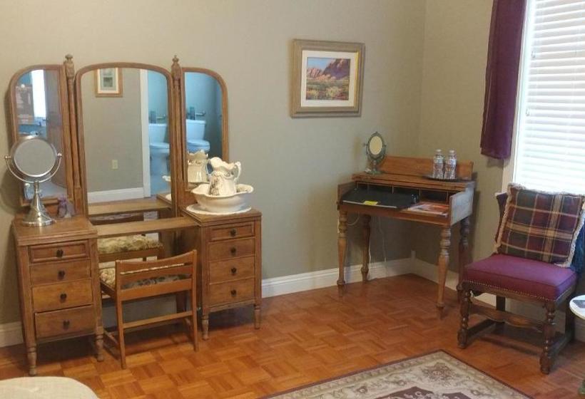 בית מלון כפרי The Iron Gate Inn