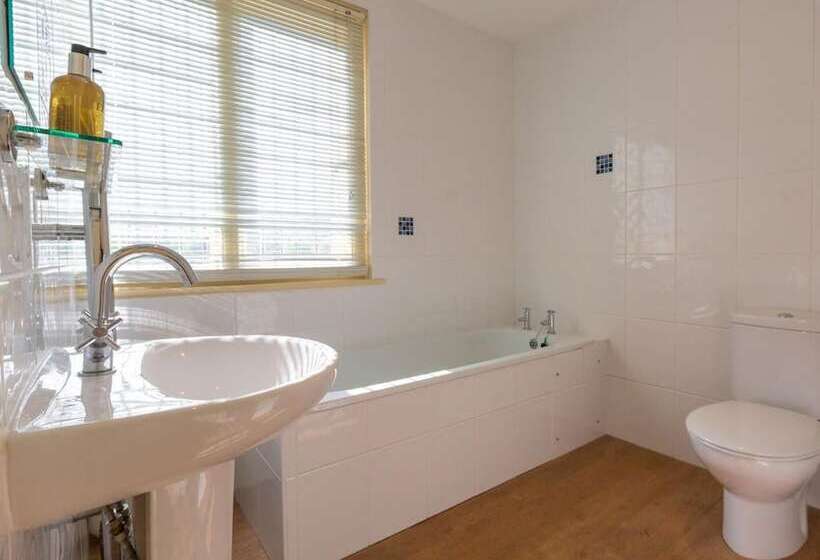 ホテル The Hunters Inn