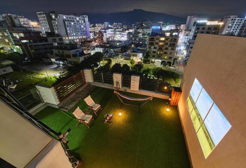 ホテル The Island Blue