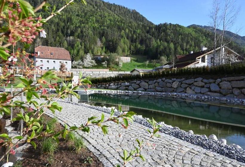 Отель Tilia Living