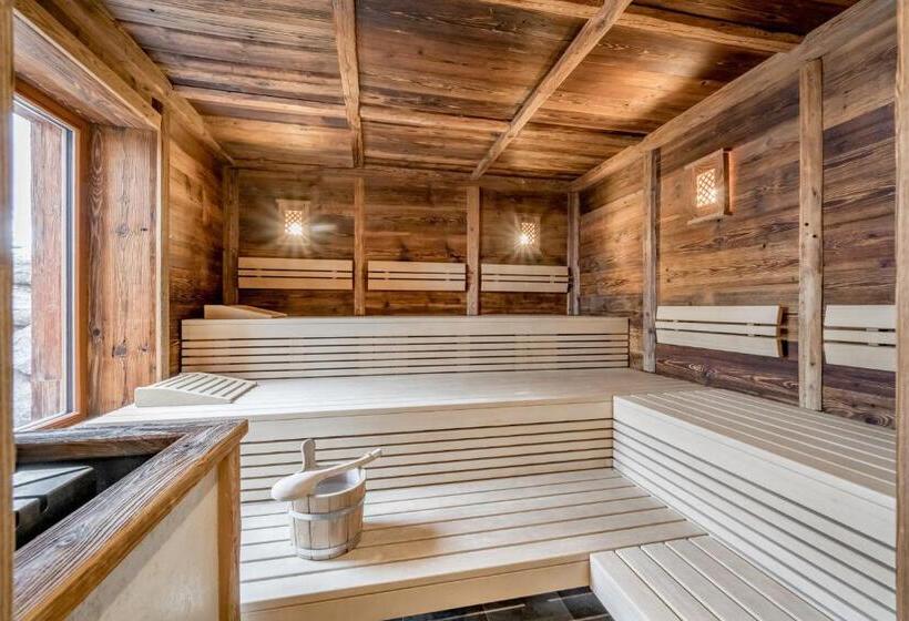 Отель Tilia Living