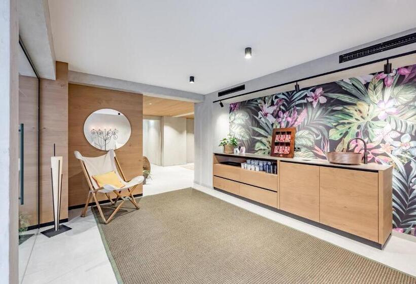 Отель Tilia Living