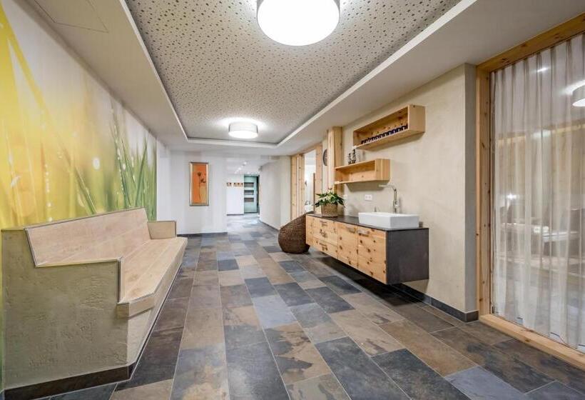 Отель Tilia Living