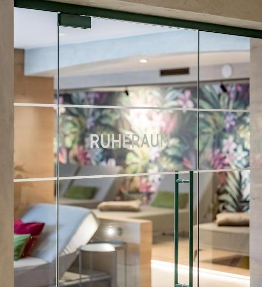 Отель Tilia Living