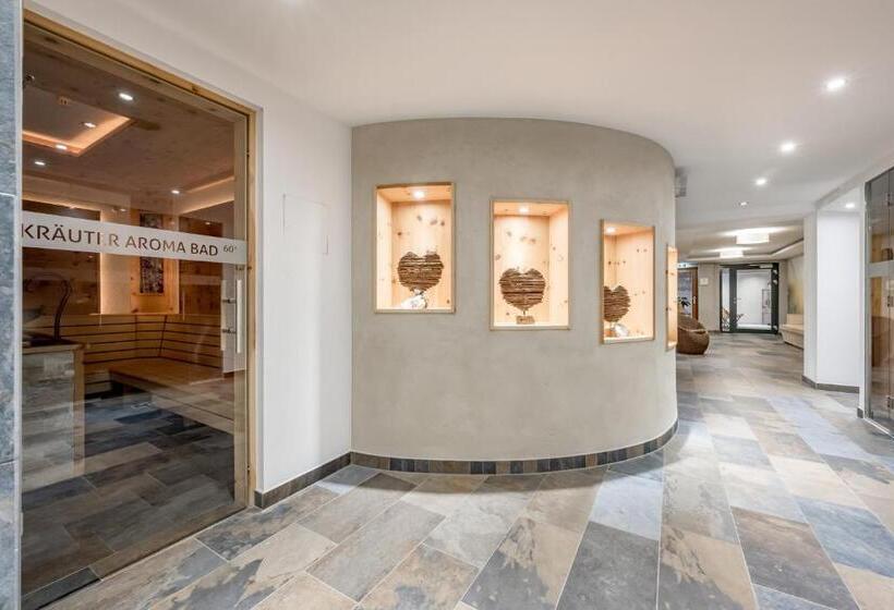 Отель Tilia Living