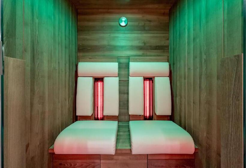 Отель Tilia Living