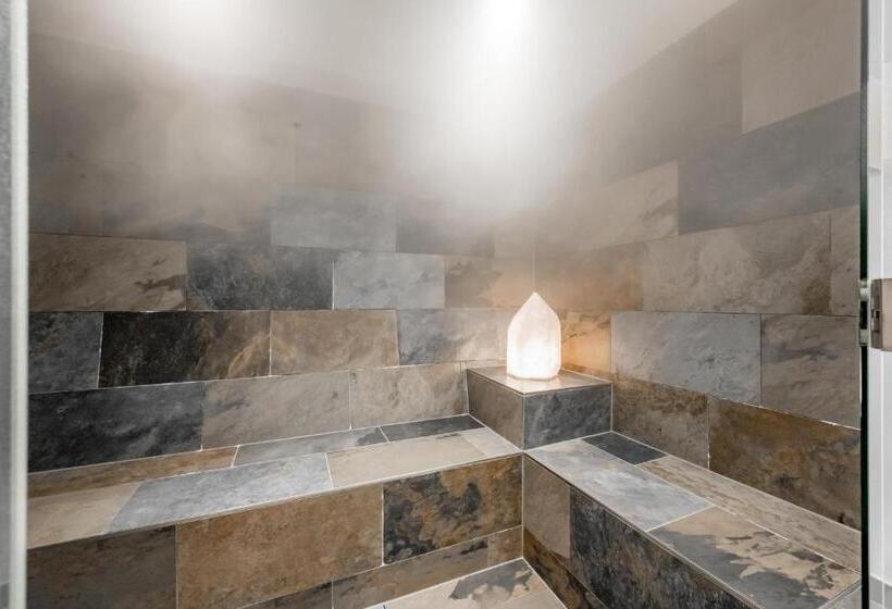 Отель Tilia Living