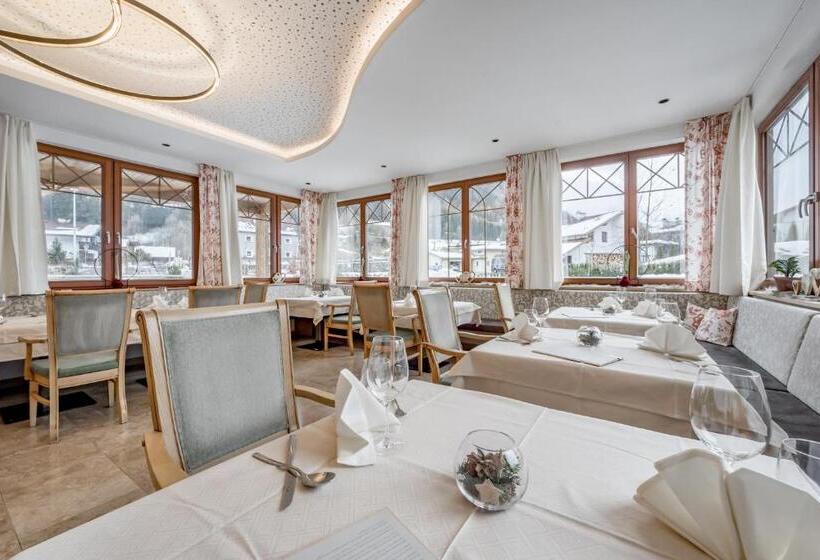 Отель Tilia Living