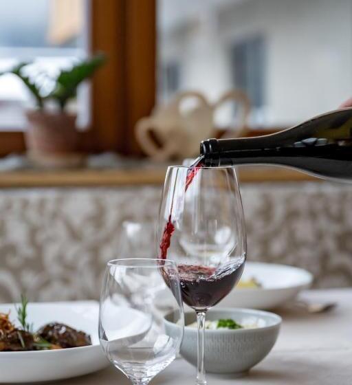 Отель Tilia Living