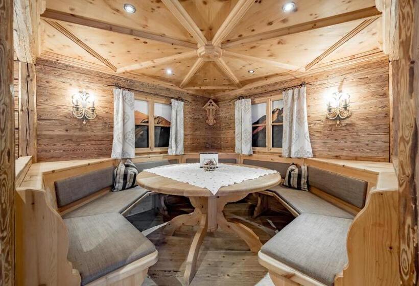 Отель Tilia Living