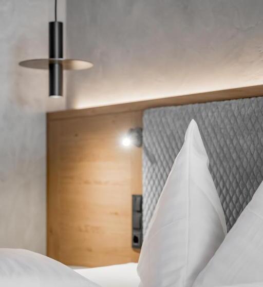 Отель Tilia Living