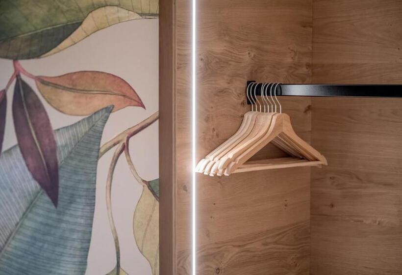 Отель Tilia Living