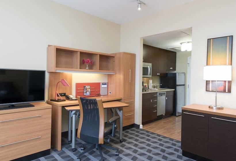 Отель Towneplace Suites By Marriott Champaign