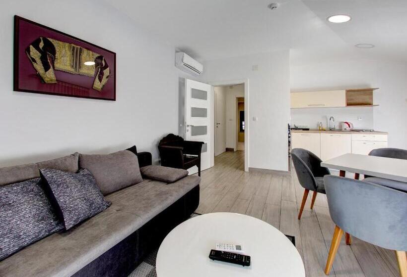 هتل Villa Fortuna