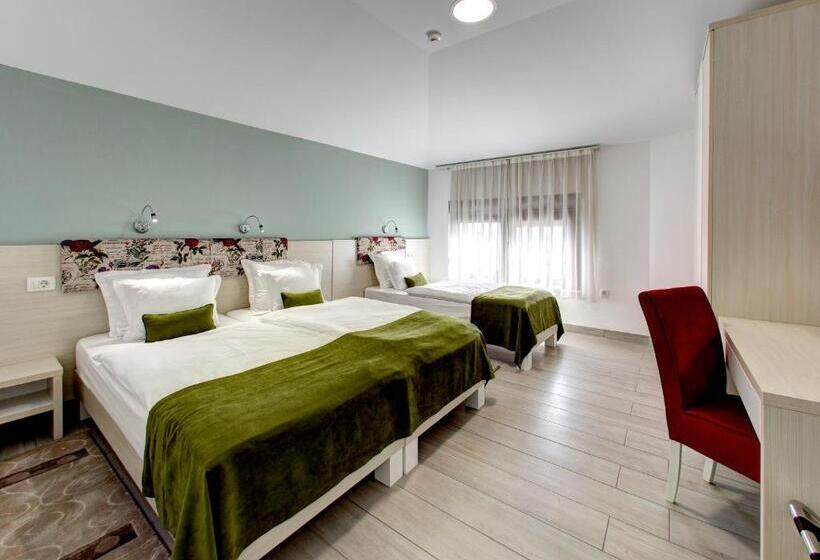 هتل Villa Fortuna