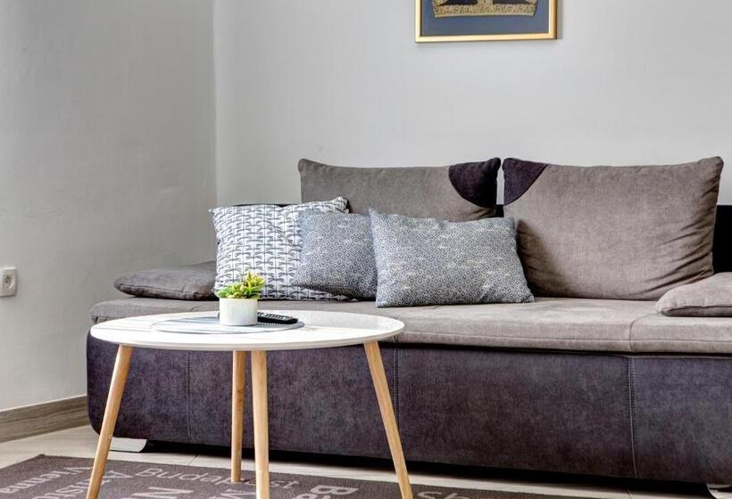 هتل Villa Fortuna