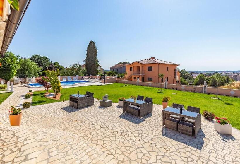 酒店 Villa Natalija