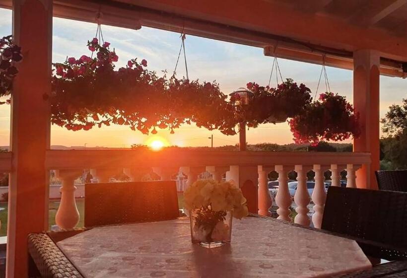 酒店 Villa Natalija