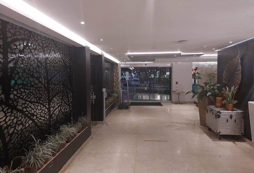 Отель Washington Plaza