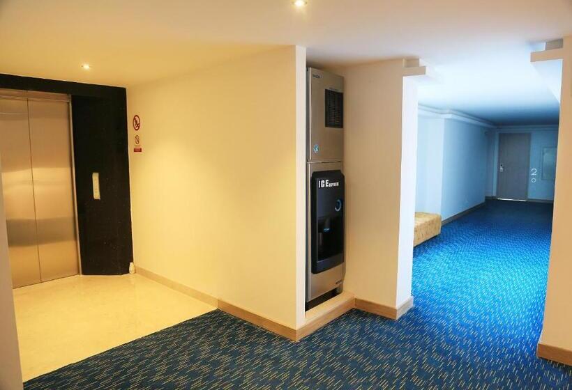 Отель Washington Plaza