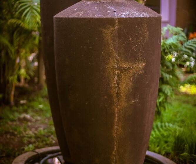 هتل Zawadi House Lodge