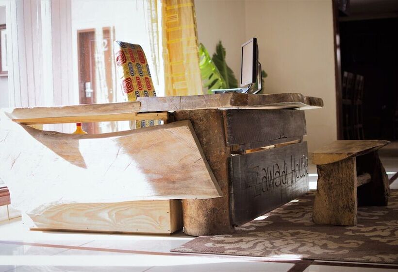 هتل Zawadi House Lodge