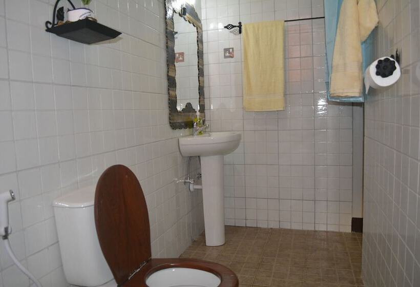 تختخواب و صبحانه Korona Villa Lodge