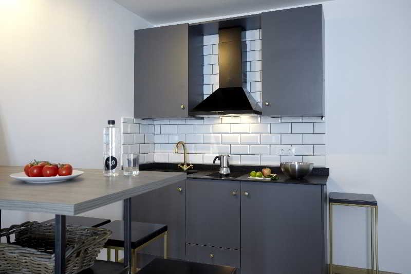 L Escudellers By The Streets