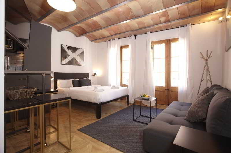 L Escudellers By The Streets