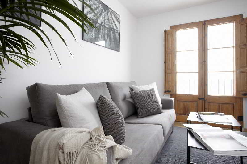 L Escudellers By The Streets