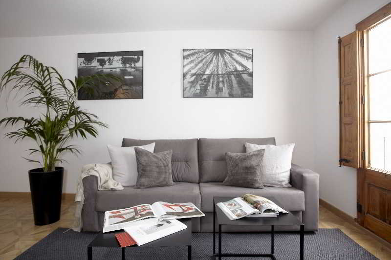 L Escudellers By The Streets