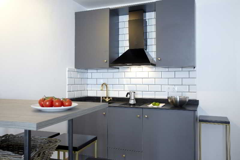 L Escudellers By The Streets