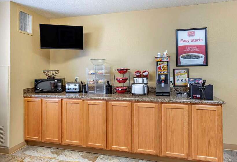 فندق على الطريق Econo Lodge